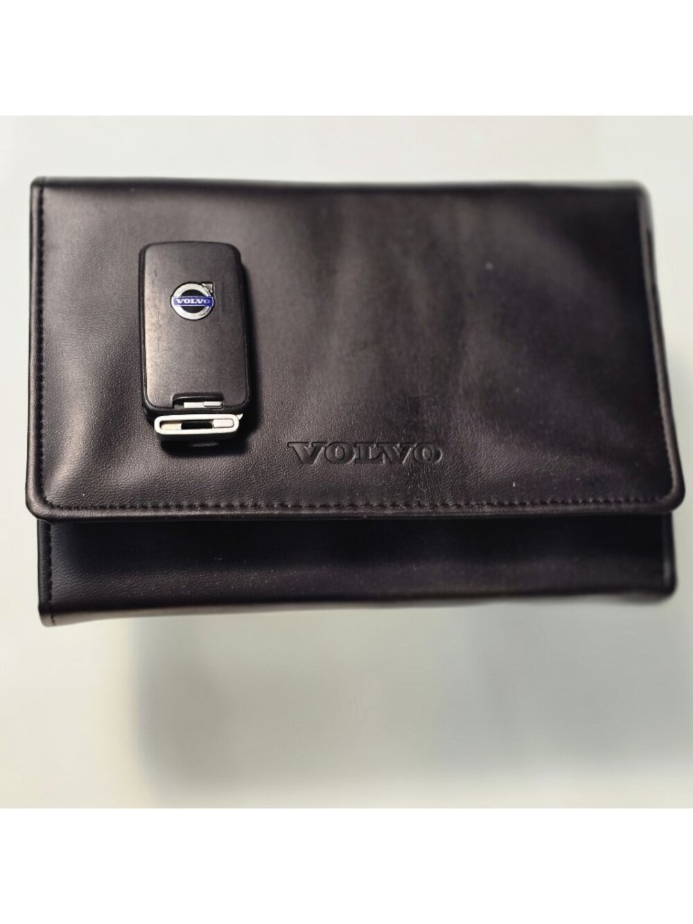 Volvo XC70 Genuine OEM 2011 Owners Manual Set In Leather Case
